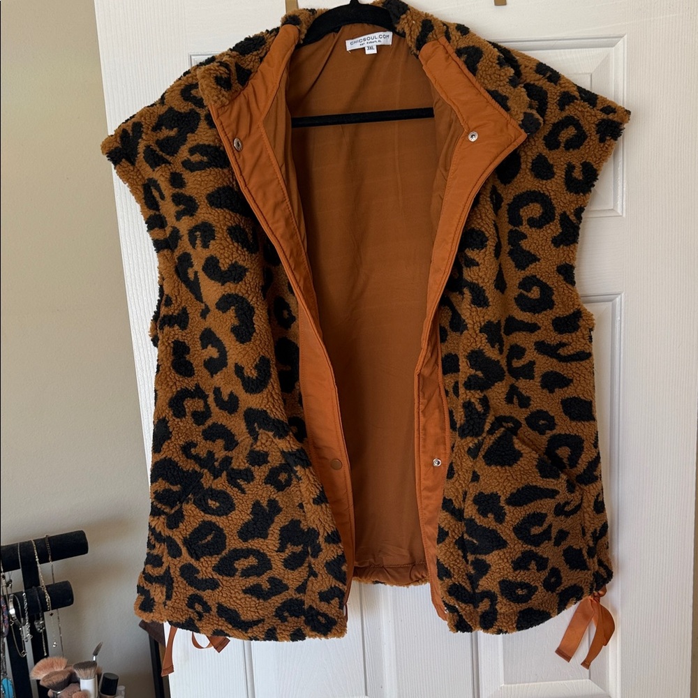 Chic Soul Leopard Print Vest in Brown and Black